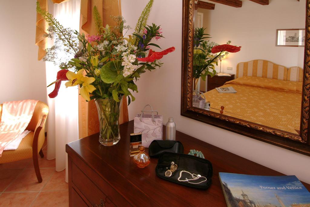 Residence Corte Grimani Венеція Номер фото